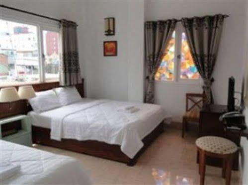 Khách sạn Acacia Saigon 3*